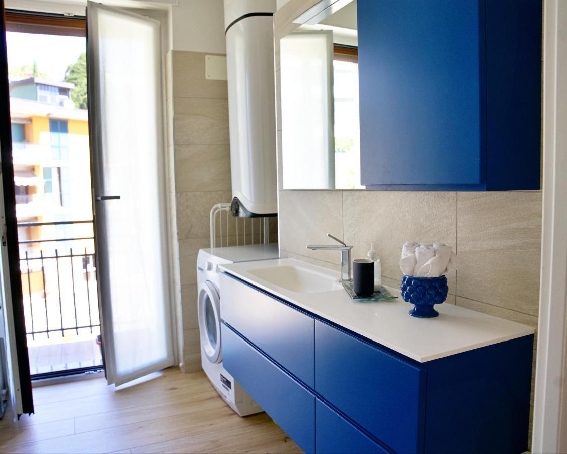 The Blue - Lake / City View Modern Apt Near Villa Olmo Комо Екстериор снимка